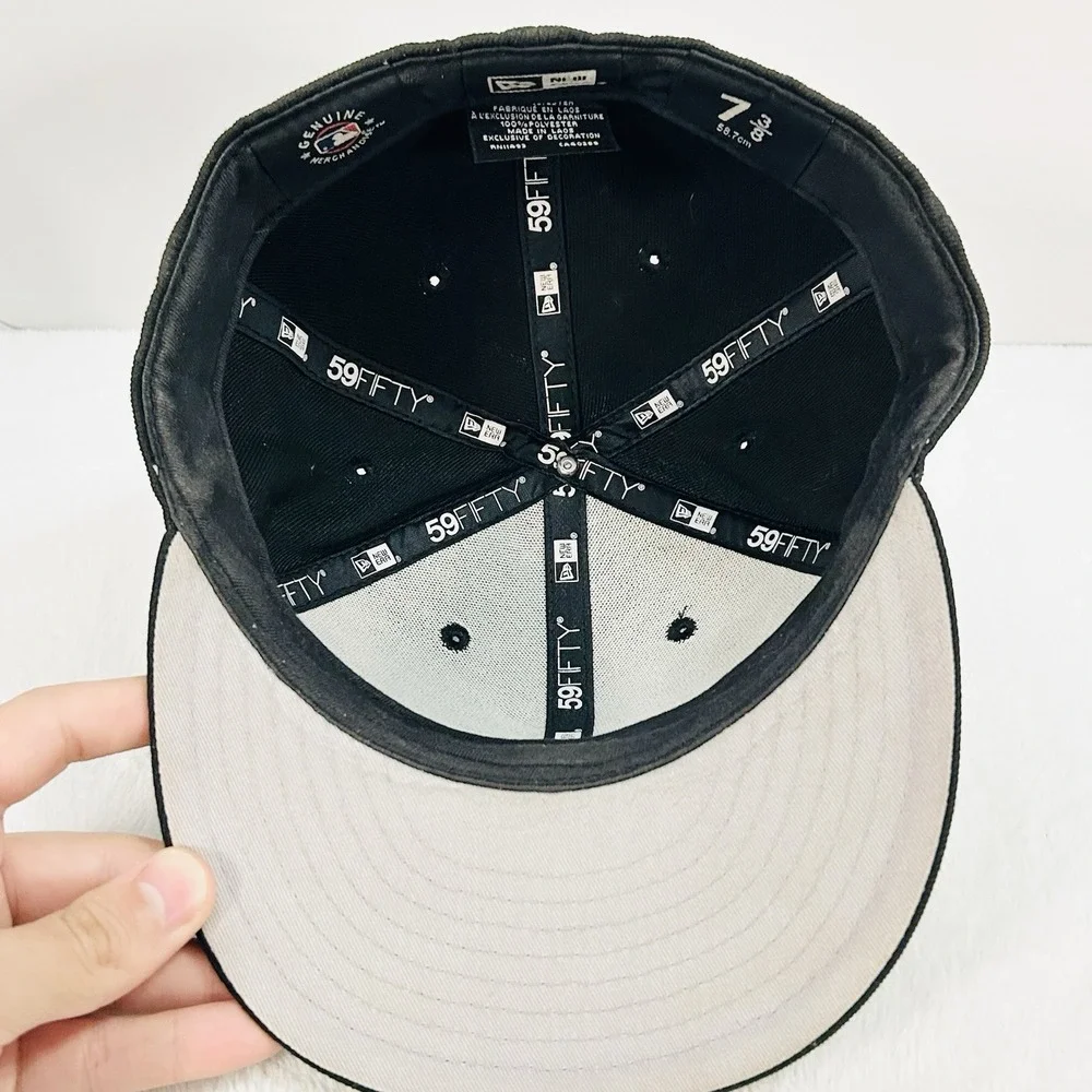New Era New York Yankees Blackout 59FIFTY Fitted Hat Cap 7 3/8‎ Black MLB